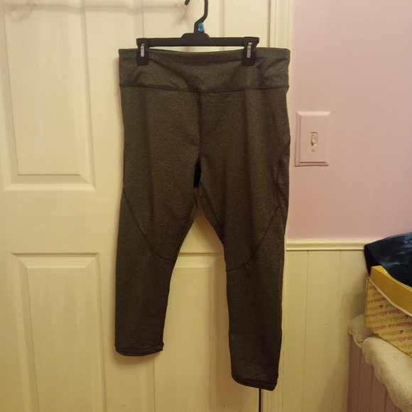 SKU 2W. Avia XL polyester/spandex exercise pants. - Picture 1 of 5